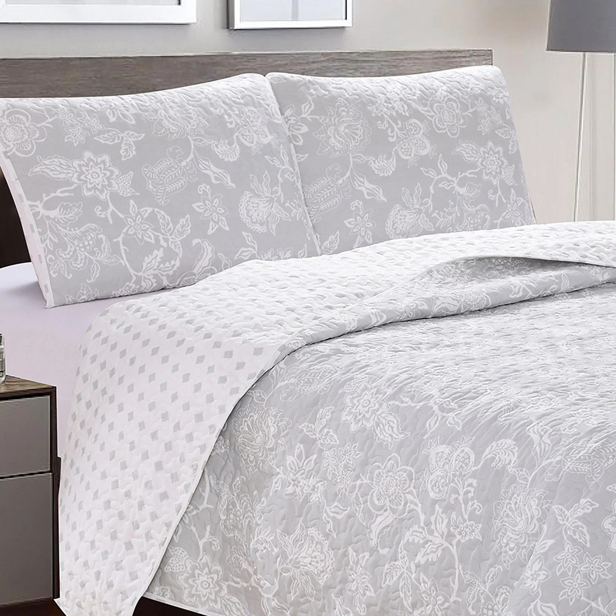 3-Piece Floral Quilt Set - Emma Collection - Image 6