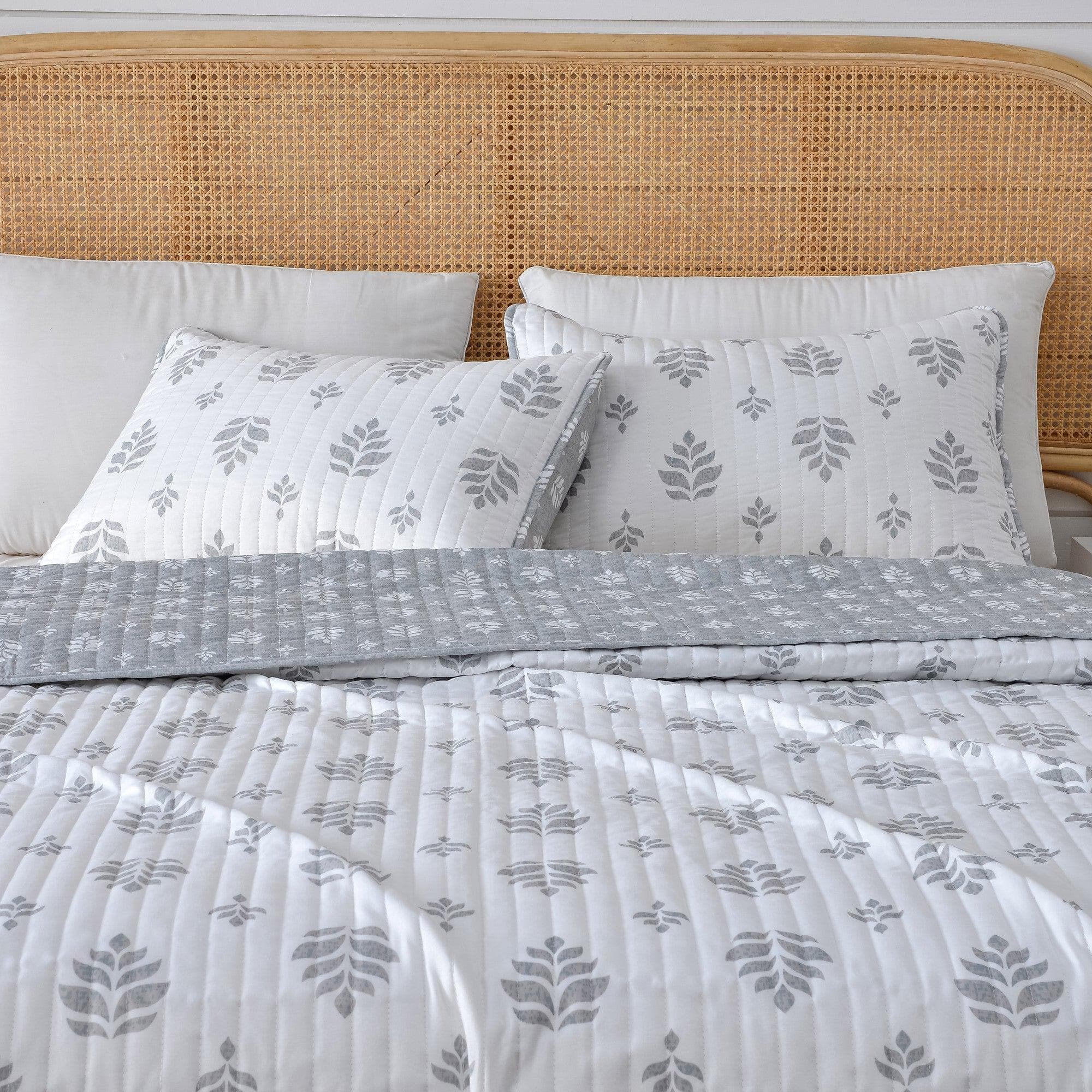 3-Piece French Floral Quilt - Colette Collection - Image 4
