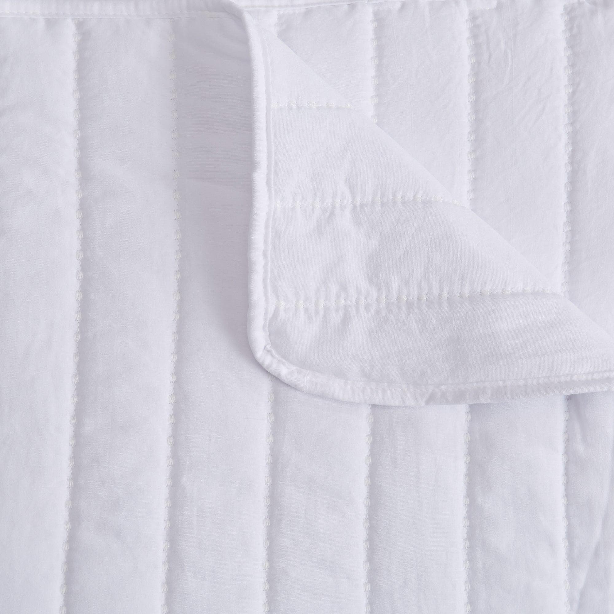 3-Piece Solid Striped Quilt - Virginia Collection - Image 7