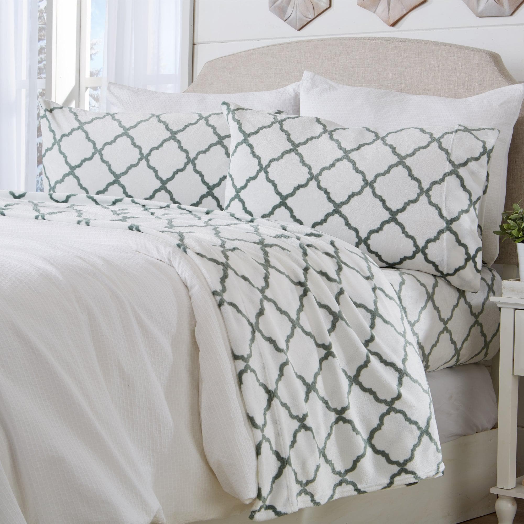 4-Piece Printed Plush Sheet - Velvet Luxe Lattice Collection - Image 15
