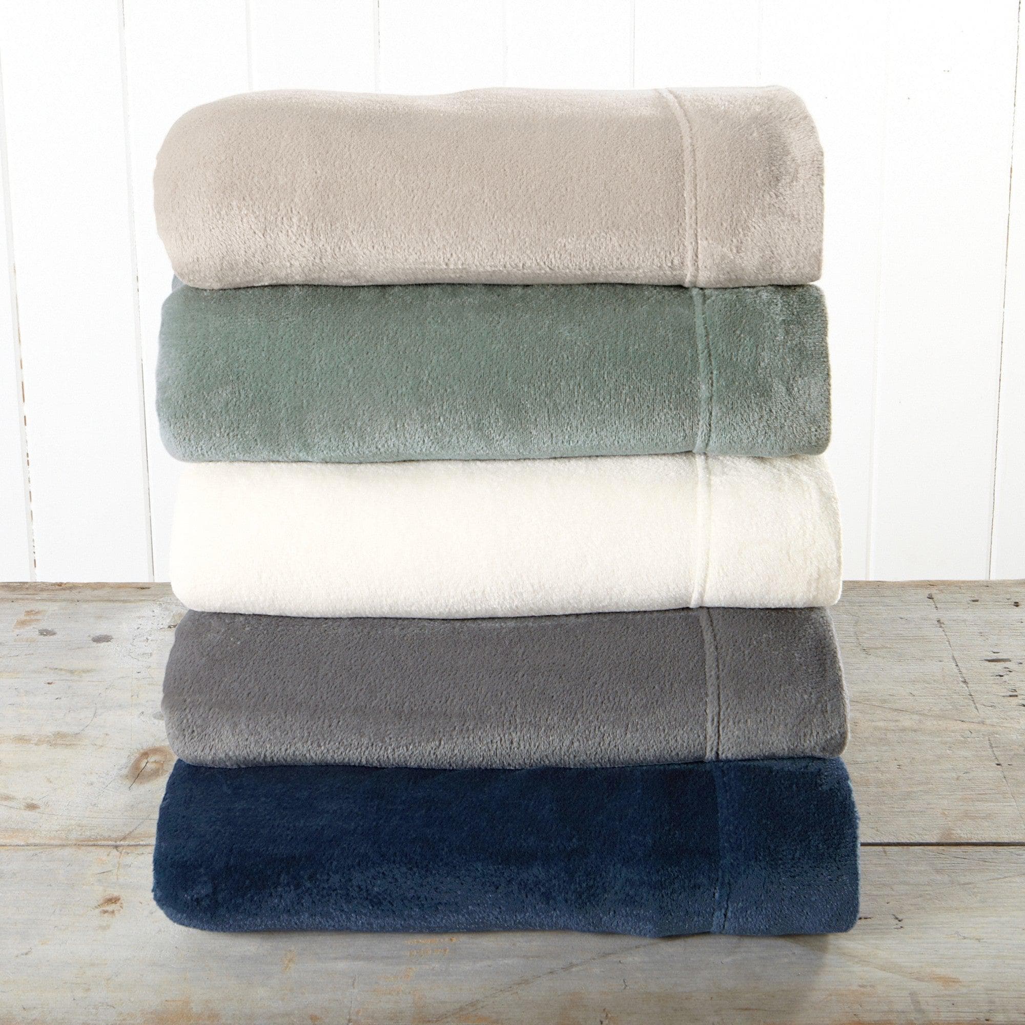 4-Piece Solid Plush Velvet Luxe Sheet Set - Image 4