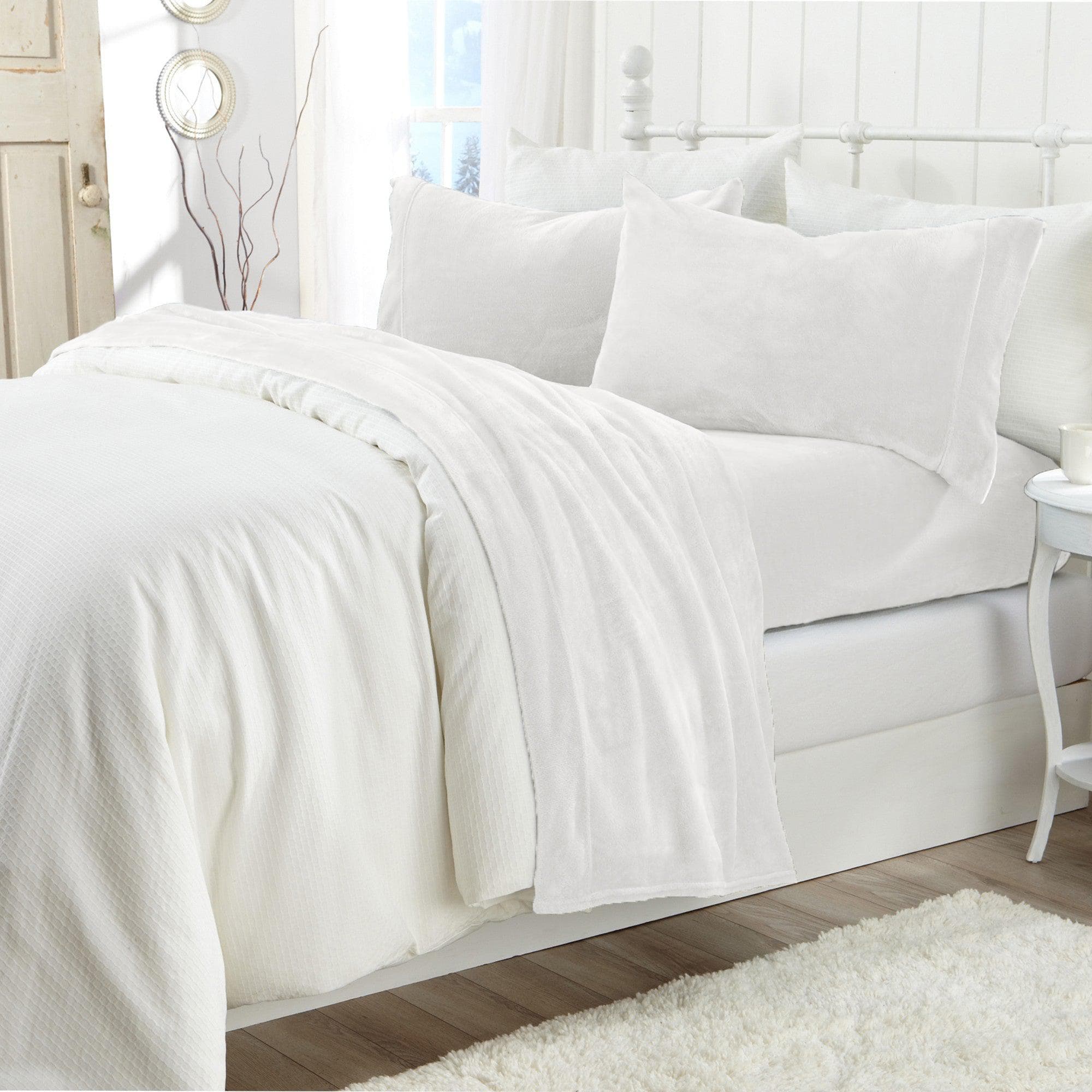 4-Piece Solid Plush Velvet Luxe Sheet Set - Image 99