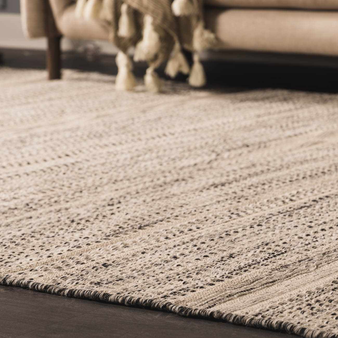 Arabi Wool Area Rug - Image 4
