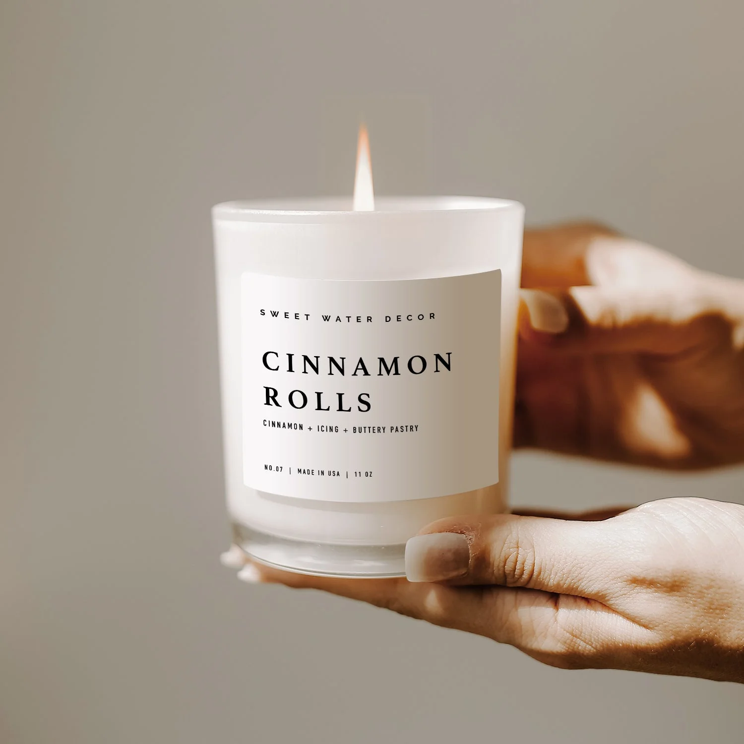 Cinnamon Rolls Soy Candle - White Jar - 11 oz - Image 3