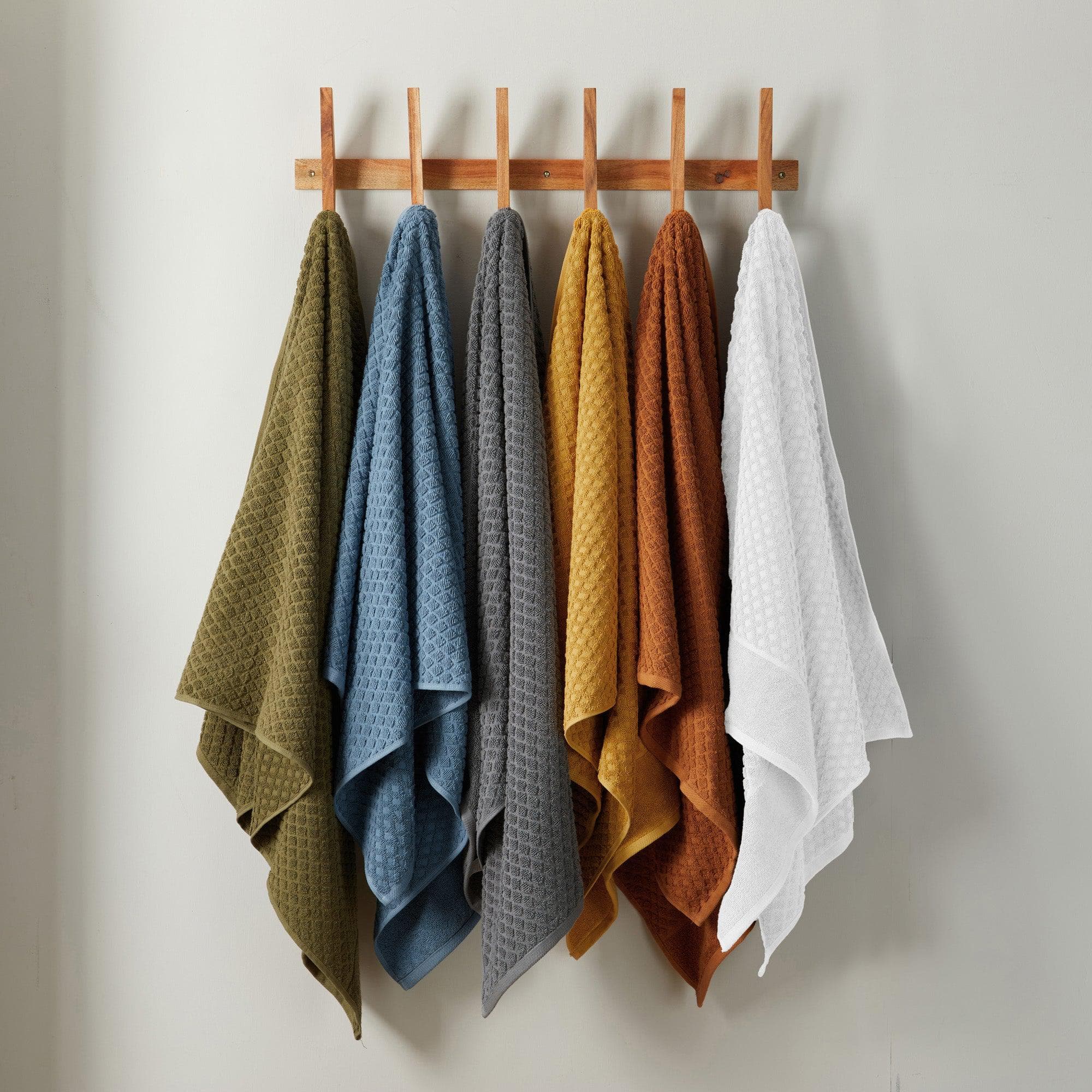 Cotton Diamond Waffle Weave Bath Towel Set - Grayson Collection - Image 78