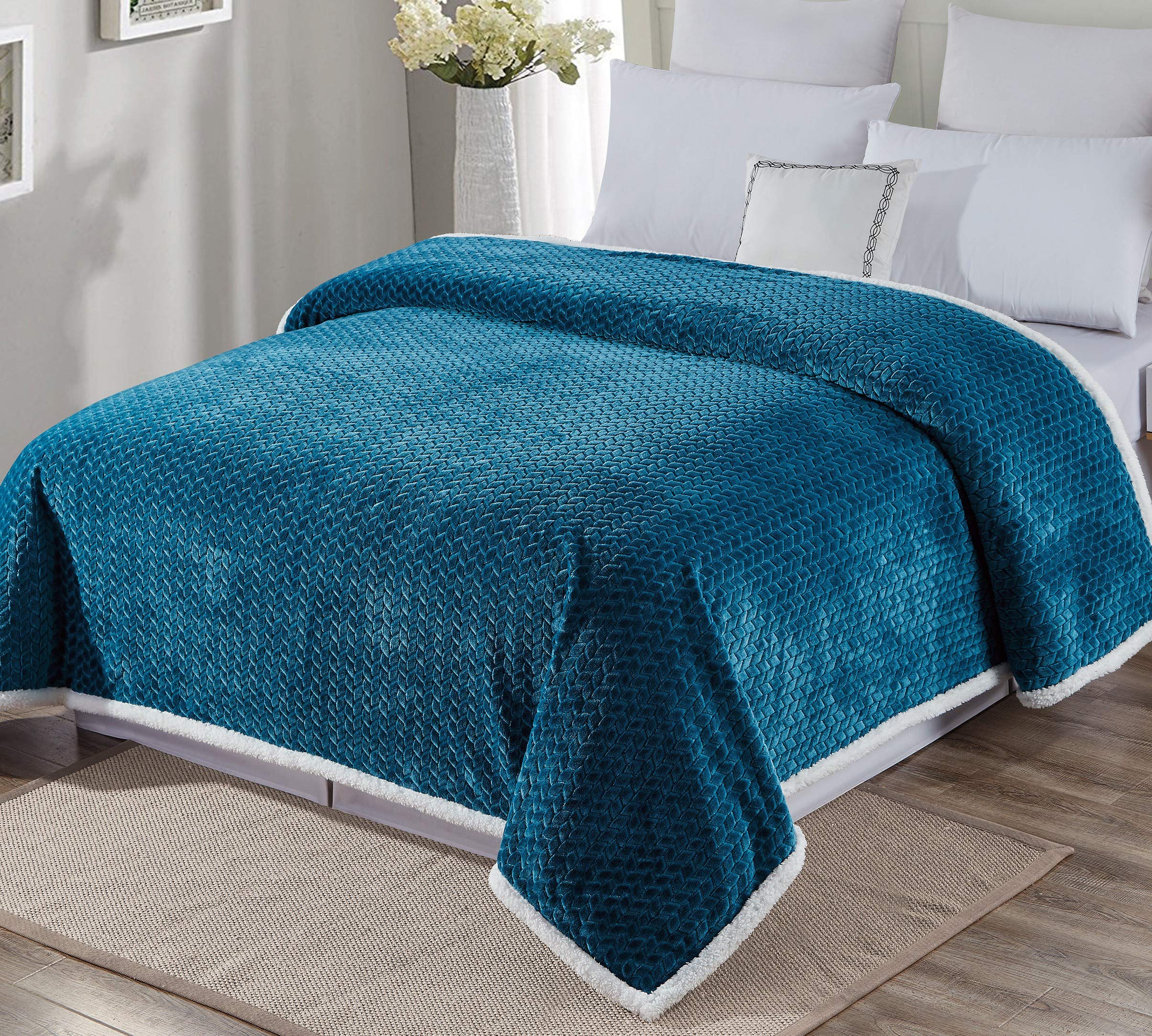 Decor&More Home Essentials Braided Sherpa Blanket - Image 3