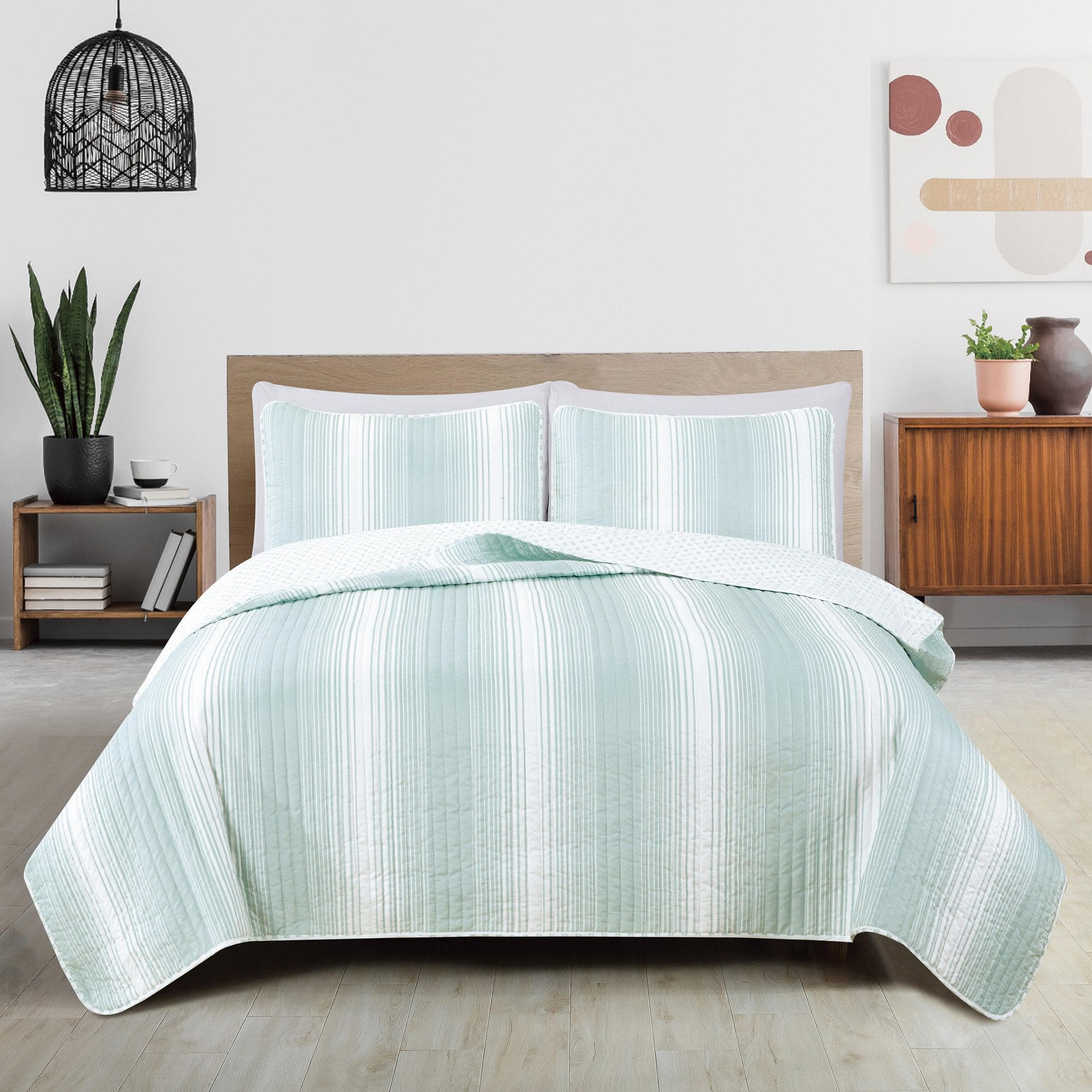 Everette Collection 3 Piece Ombre Striped Quilt Set - Image 10