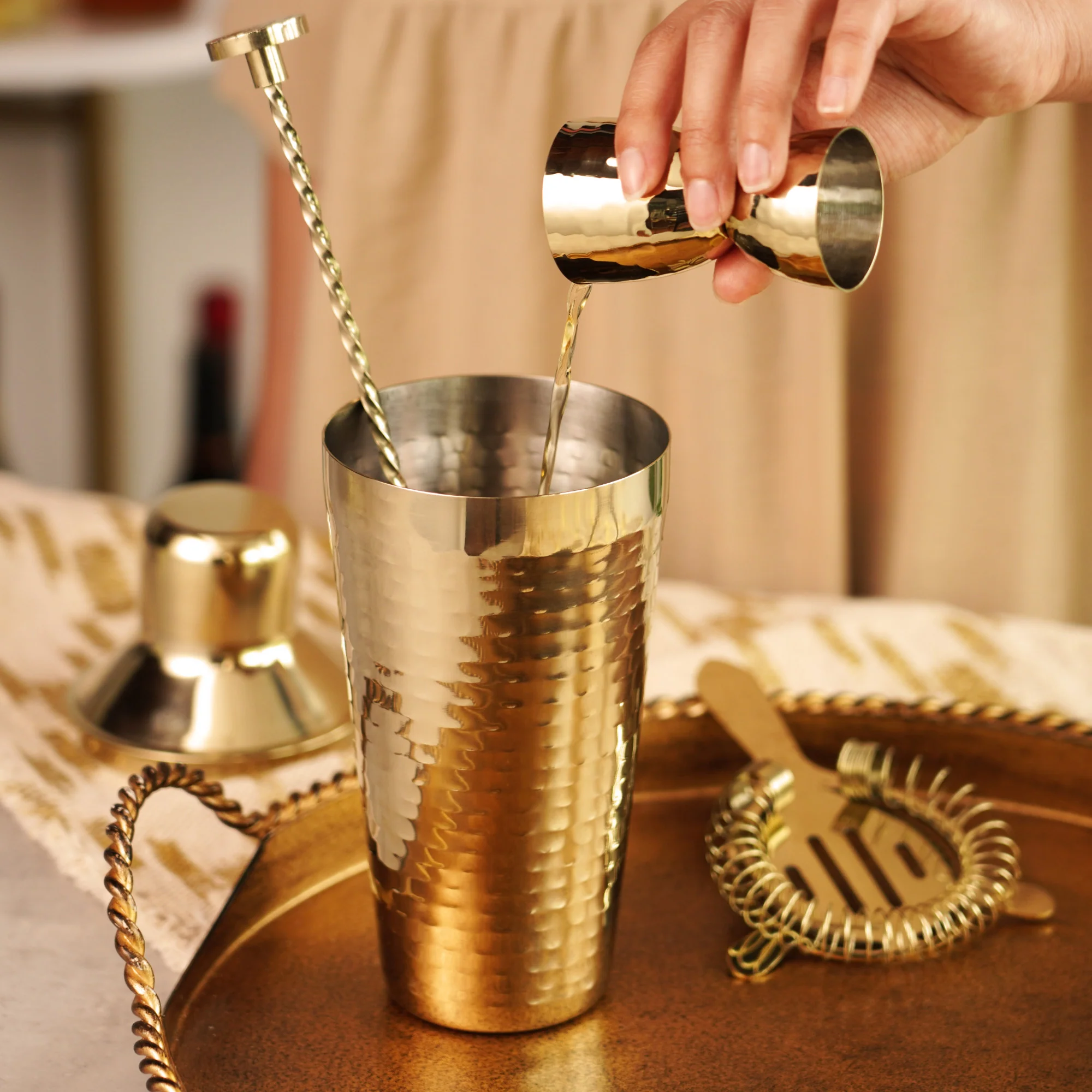 Gold hammered barware set by twine - Image 2