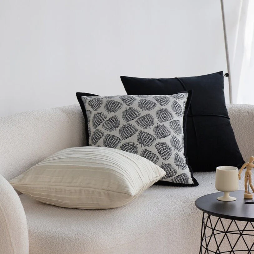 Tranquil Touches: Pack of 1 Throw Pillows with Inserts - Image 11