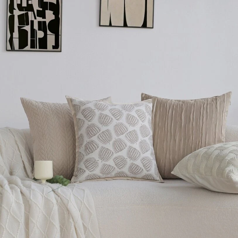 Tranquil Touches: Pack of 1 Throw Pillows with Inserts - Image 2