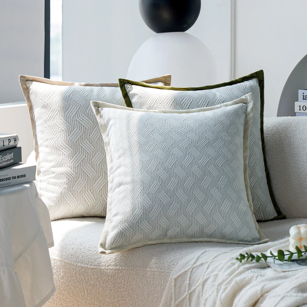 Tranquil Touches: Pack of 1 Throw Pillows with Inserts - Image 29