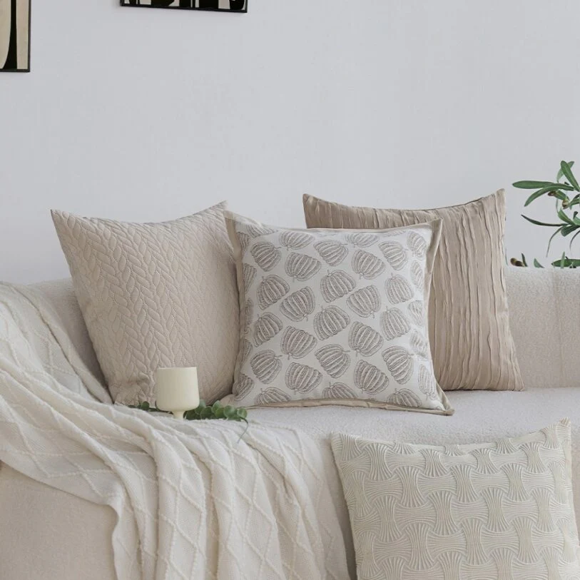 Tranquil Touches: Pack of 1 Throw Pillows with Inserts - Image 3