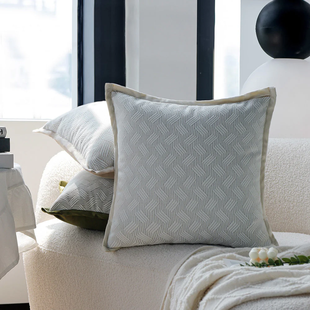 Tranquil Touches: Pack of 1 Throw Pillows with Inserts - Image 30
